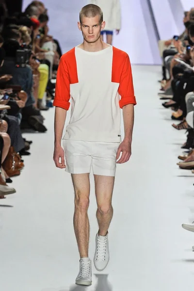 Look 28
